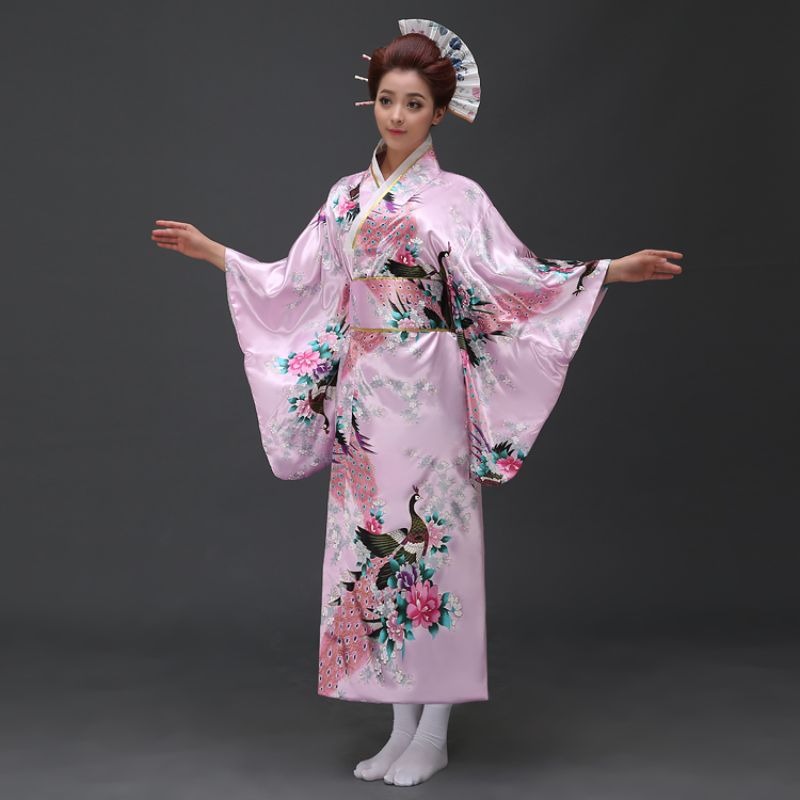 Kimono traditionnel japonais pour femme Kujaku 4