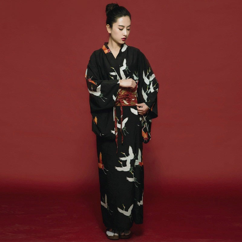 Kimono japonais traditionnel pour femme tanchō 4