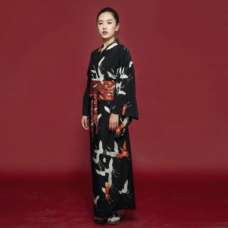 Kimono japonais traditionnel pour femme tanchō 3