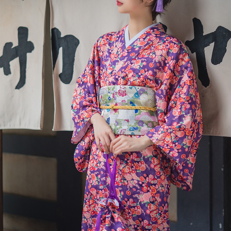 Kimono traditionnel japonais femme Akikusa 7