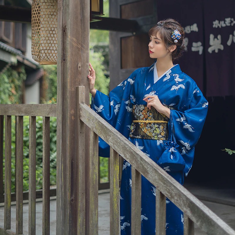 Kimono traditionnel japonais femme Tsuru