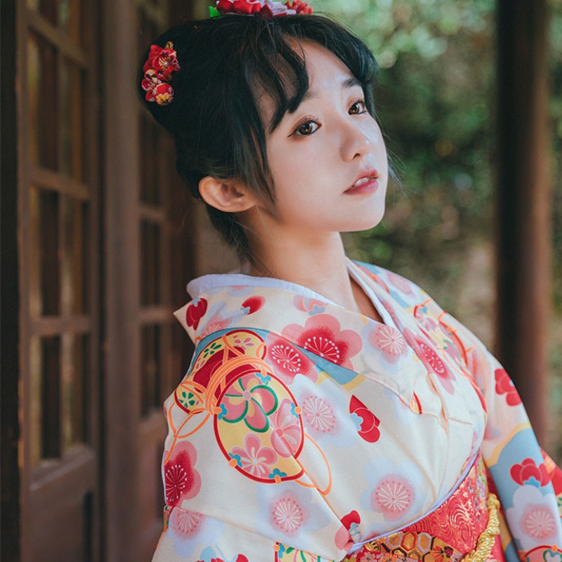 Kimono traditionnel femme – fleur de prunier 4