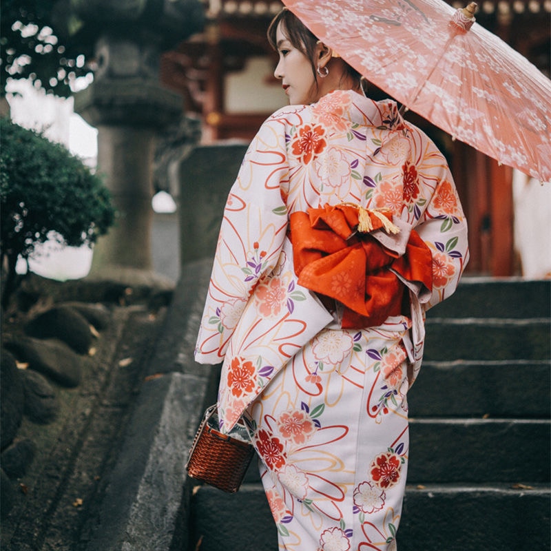 Kimono traditionnel femme sakura rouge 2