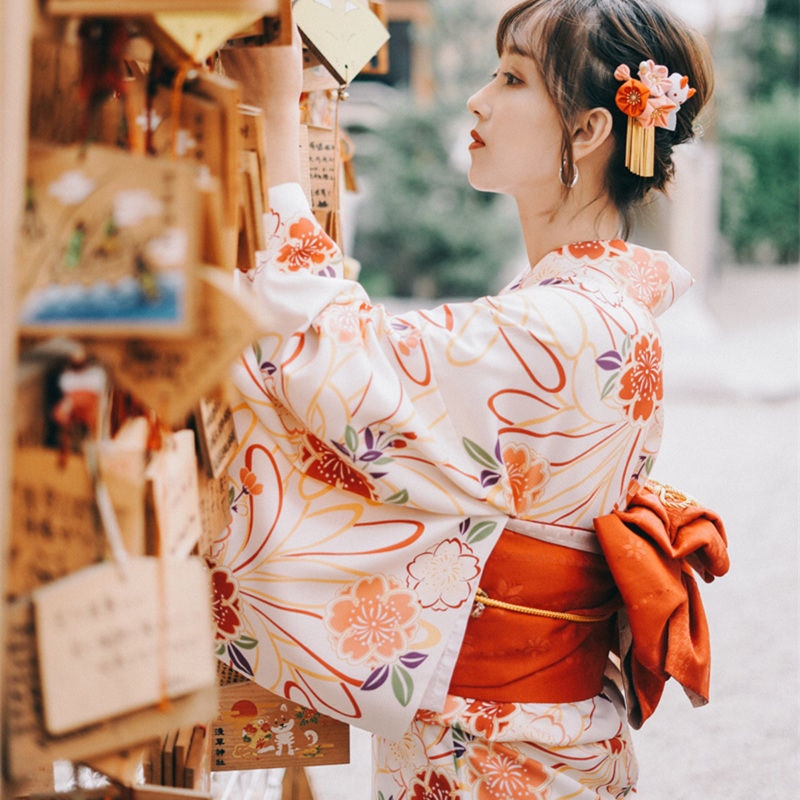 Kimono traditionnel femme sakura rouge 4