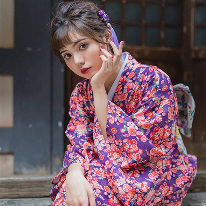 Kimono traditionnel japonais femme Akikusa 4