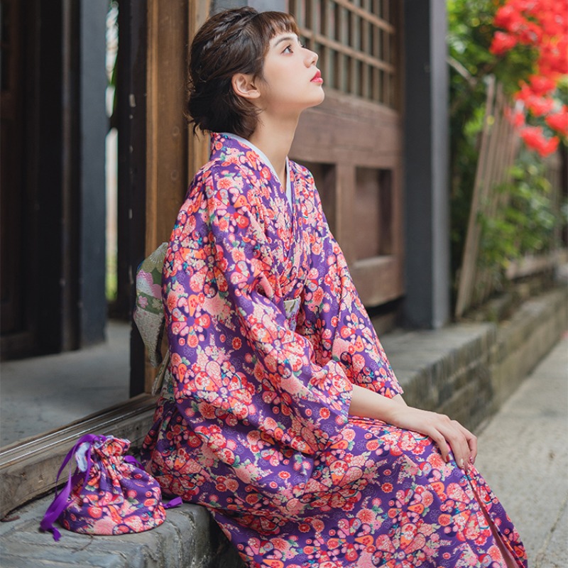 Kimono traditionnel japonais femme Akikusa 2