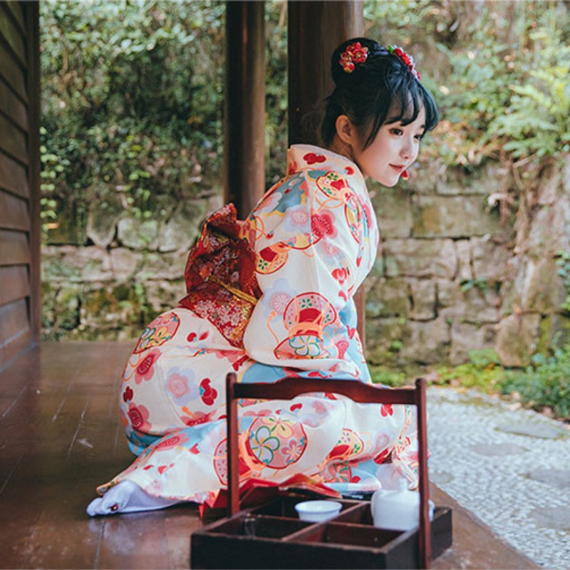 Kimono traditionnel femme – fleur de prunier 5