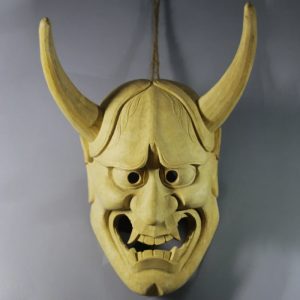 Masque démon japonais en bois