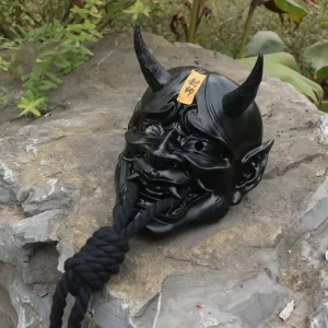 Masque japonais démon Hannya avec corde